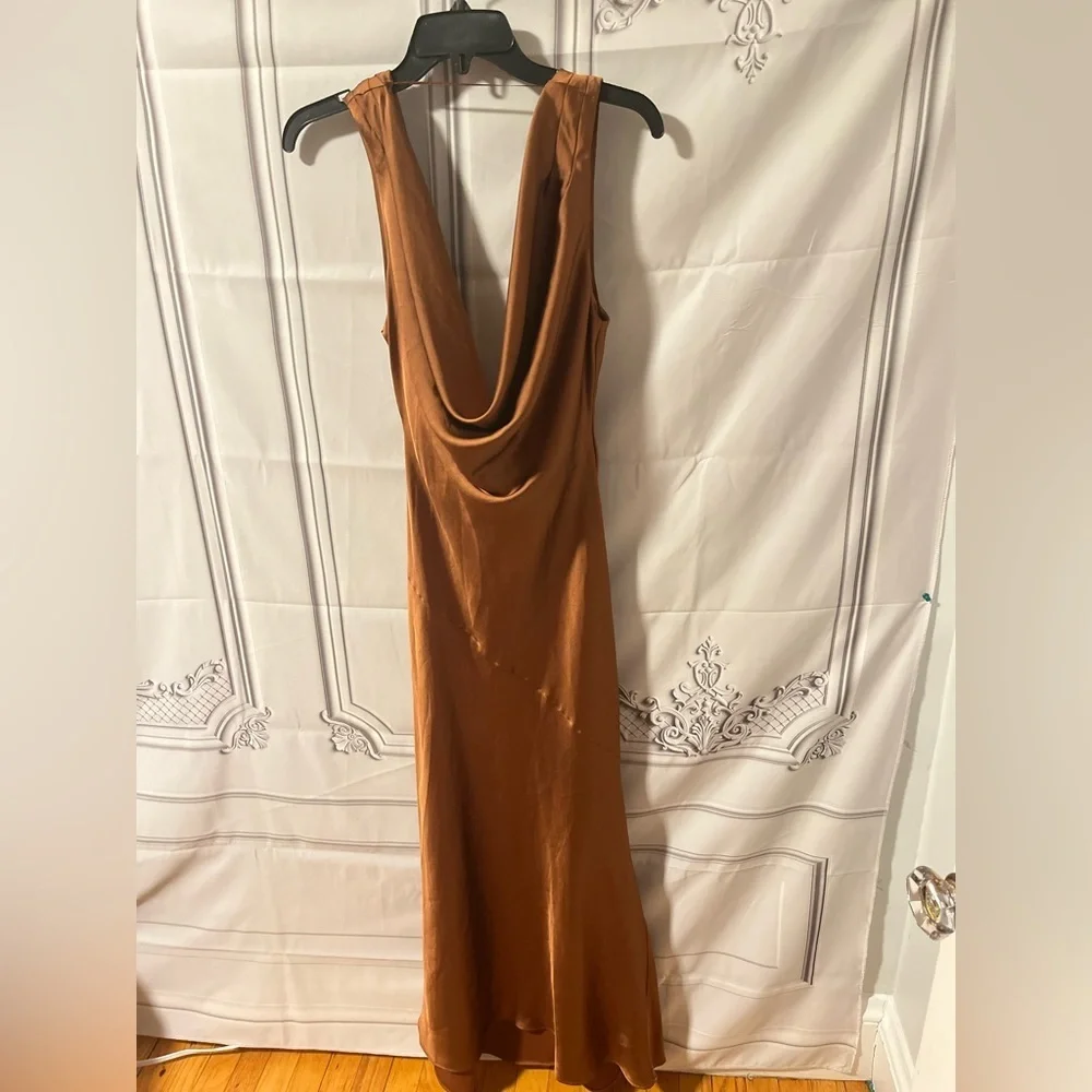 NWT Zara dress gown scarf satin neck
🚨FIRM PRICE NO DISCOUNT ON THIS DRESS - Picture 7 of 13